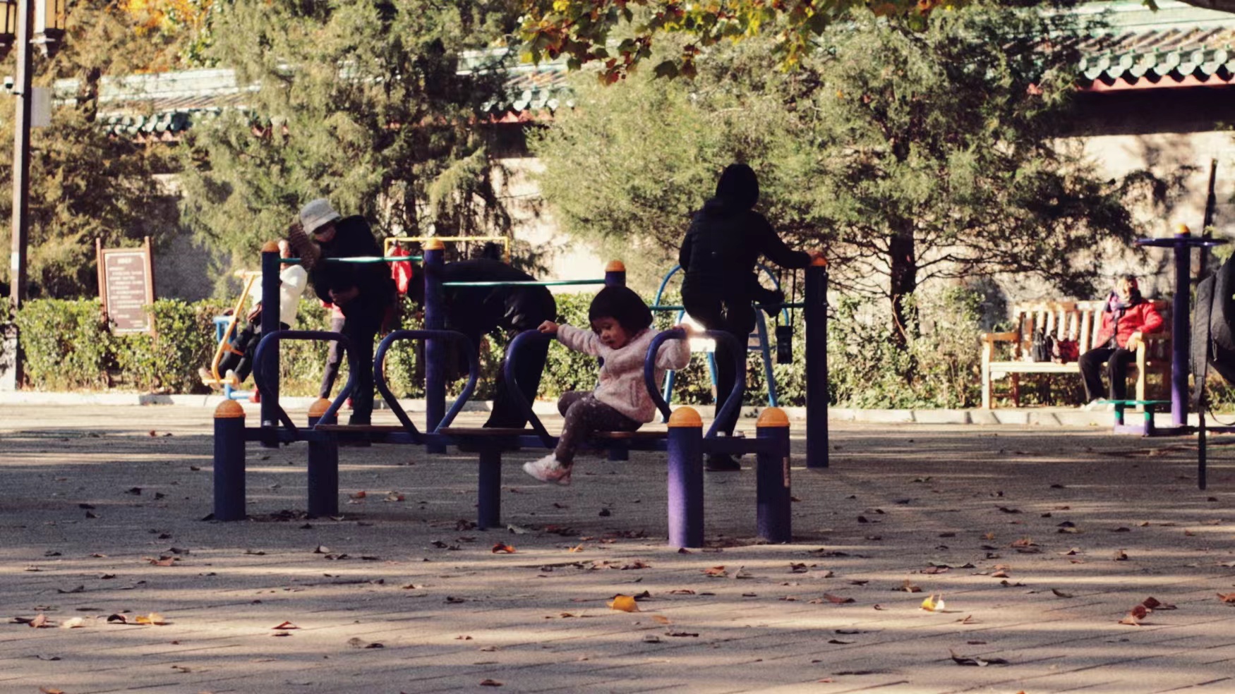 孩子的地坛 (The Child in Ditan Park)